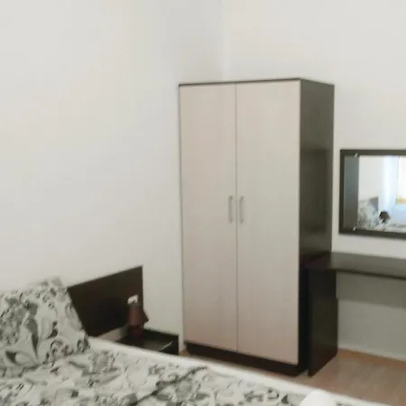 Three-bedroom Holiday In Pismenovo