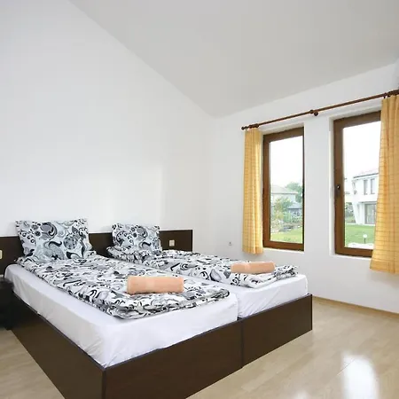 Three-bedroom Holiday In